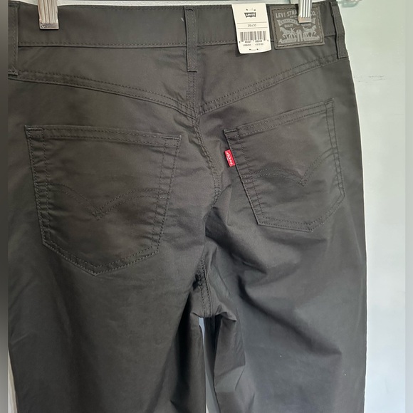 NWT LEVI’S WOMENS HIGH WAISTED MOM JEANS BLACK 28x30 - Picture 4 of 7